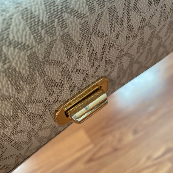 MK snap Wallet - Picture 4 of 15